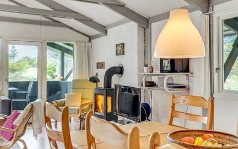 Eivy - 1Km from the Sea: Bois, Meubles, Plafond, Design Intérieur, Chaise, Pièce, Salon, Chalet, Canapé