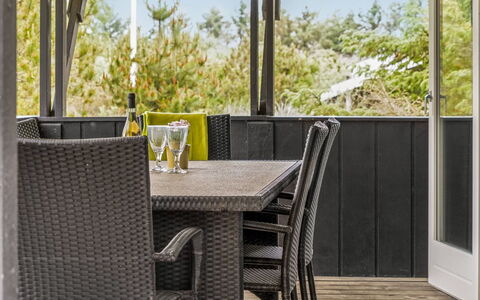 Eivy - 1Km from the Sea: Meubles, Bois, Mobilier De Jardin, Table, Tableau De Plein Air, Chaise, Table Cuisine Et Salle A Manger, Patio, Porche, Tache De Bois