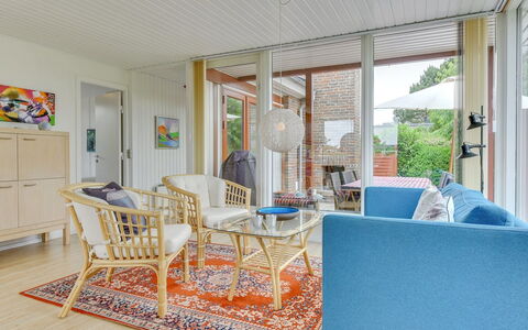Birge - 200M from the Sea: Bois, Meubles, Design Intérieur, Sol, Sol, Domicile, Salon, Chaise, Plafond, Canapé