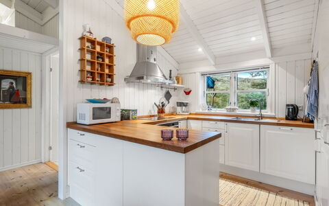 Danko - 1.5Km from the Sea: Cuisine, Sol, Comptoir, Cabinetry, Design Intérieur, Bois, Meubles, Plafond, Sol, Appareil De Cuisine