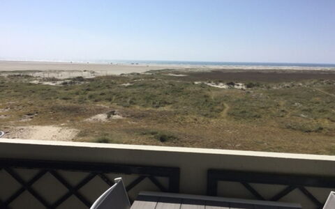 Rubi - 50M from the Sea: Plafond, Sol, Design Intérieur, Sol, Composite, Meubles, Recours, Hôtel, Conception, Daylighting