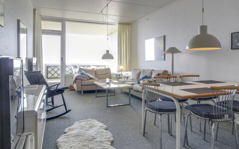 Rubi - 50M from the Sea: Plafond, Sol, Design Intérieur, Sol, Composite, Meubles, Recours, Hôtel, Conception, Daylighting