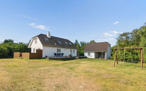 Thorben - 3.5Km from the Sea: Meubles, Bois, Design Intérieur, Sol, Sol, Chaise, Pièce, Plafond, Salon, Appartement