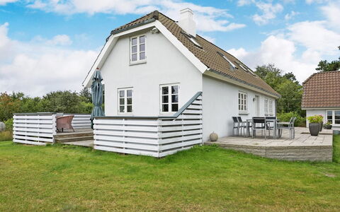 Thorben - 3.5Km from the Sea: Bâtiment, Maison, Bois, Domicile, Toit, Chalet, Zone Résidentielle, Arbuste, Architecture