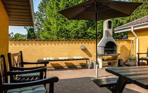 Billing - 11Km from the Sea: Meubles, Mobilier De Jardin, Chaise, Table, Tableau De Plein Air, Ombre, Table Cuisine Et Salle A Manger, Jardin, Tache De Bois, Table Basse