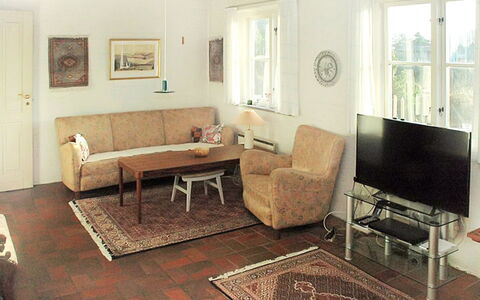Zuzan - 500M from the Sea: Maison, Toit, Domicile, Chalet, Cabanon, Batiments Jardin, Siding, Cour, Cabane En Rondins, Cabane