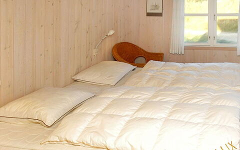 Zuzan - 500M from the Sea: Maison, Toit, Domicile, Chalet, Cabanon, Batiments Jardin, Siding, Cour, Cabane En Rondins, Cabane