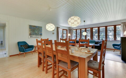 Satzur - 800M from the Sea: Design Intérieur, Meubles, Bois, Plafond, Sol, Luminaire, Sol, Table Cuisine Et Salle A Manger, Table, Salle À Manger