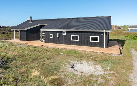 Janni - 250M from the Sea: Toit, Domicile, Maison, Siding, Chalet, Composite, Porte, Fenêtre À Guillotine, Biens, Cheminée