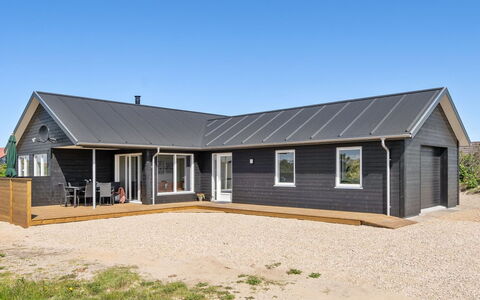 Alvhild - from the Sea: Domicile, Chalet, Porche, Dur, Siding, Plate-Forme, Ombre, Planche, Biens, Batiments Jardin
