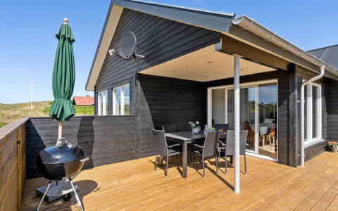 Alvhild - from the Sea: Domicile, Chalet, Porche, Dur, Siding, Plate-Forme, Ombre, Planche, Biens, Batiments Jardin