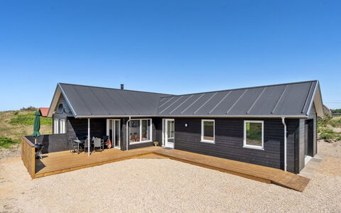 Alvhild - from the Sea: Domicile, Chalet, Porche, Dur, Siding, Plate-Forme, Ombre, Planche, Biens, Batiments Jardin