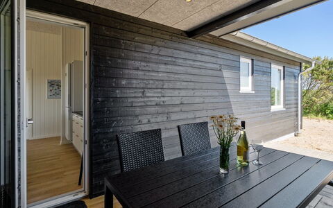 Alvhild - from the Sea: Domicile, Chalet, Porche, Dur, Siding, Plate-Forme, Ombre, Planche, Biens, Batiments Jardin