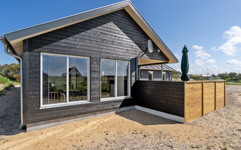 Alvhild - from the Sea: Domicile, Chalet, Porche, Dur, Siding, Plate-Forme, Ombre, Planche, Biens, Batiments Jardin
