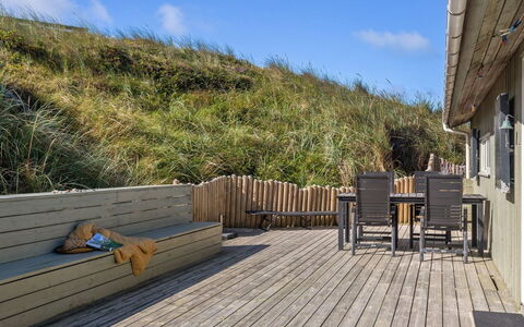 Kalervo - 100M from the Sea: Architecture, Toit, Domicile, Composite, Daylighting, Siding, Allée