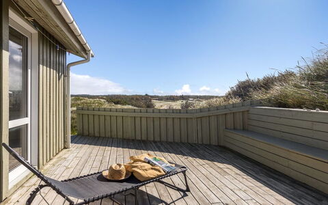 Kalervo - 100M from the Sea: Architecture, Toit, Domicile, Composite, Daylighting, Siding, Allée