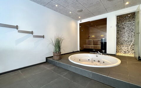 Ancel - 1.7Km from the Sea: Piscine, Mobilier De Jardin, Meubles, Recours, Dalle, Eco Hôtel, Ombre, Chaise, Loisir, Biens