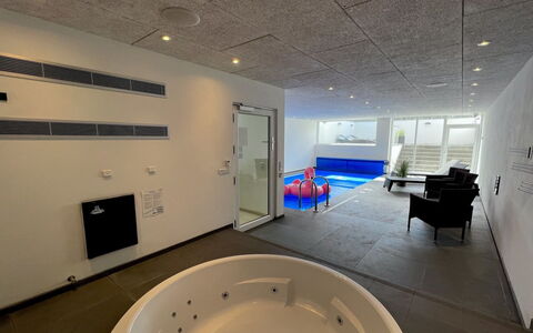 Ancel - 1.7Km from the Sea: Piscine, Mobilier De Jardin, Meubles, Recours, Dalle, Eco Hôtel, Ombre, Chaise, Loisir, Biens