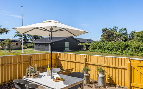 Uffi - 300M from the Sea: Mobilier De Jardin, Meubles, Parapluie, Ombre, Tableau De Plein Air, Chaise, Jardin, Aménagement Paysager, Patio, Cour