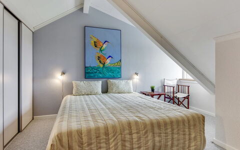 Enrica - 1Km from the Sea: Design Intérieur, Sol, Sol, Lit, Chambre, Meubles, Plafond, Bois, Linge, Textile