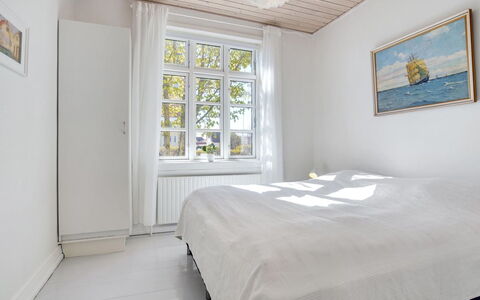 Starki - 800M from the Sea: Lit, Chambre, Design Intérieur, Sol, Sol, Bois, Drap De Lit, Literie, Plafond, Meubles