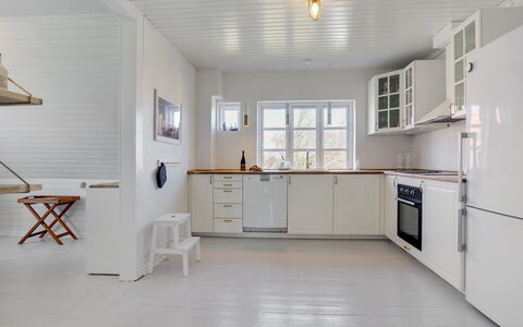 Starki - 800M from the Sea: Sol, Bois, Plafond, Sol, Design Intérieur, Parquet, Cuisine, Domicile, Appartement, Pièce
