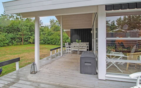 Fasti - 300M from the Sea: Herbe, Arbuste, Maison, Jardin, Domicile, Chalet, Lot Terre, Pelouse, Couverture De Sol