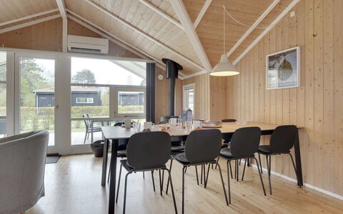 Ruut - 200M from the Sea: Sol, Mur, Sol, Design Intérieur, Bois, Plafond, Parquet, Éclairage, Meubles, Revêtement De Sol Stratifié