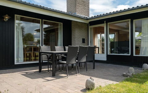 Morle - 600M from the Sea: Porche, Domicile, Chalet, Ombre, Mobilier De Jardin, Biens, Chaise, Cour, Patio, Siding