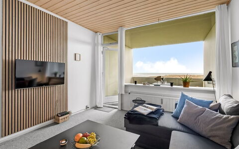 Benite - 50M from the Sea: Herbe, Prairie, Paysage, Écorégion, Plaine, Communauté Des Plantes, Lot Terre, Mobilier De Jardin, Prairie, Formations Arbustives