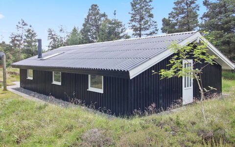 Cajsa - 1.5Km from the Sea: Toit, Maison, Domicile, Chalet, Porte, Siding, Plate-Forme, Porche, Planche, Dur