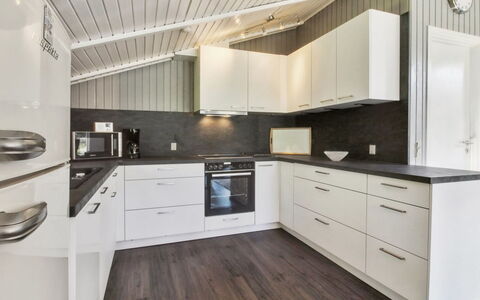 Cajsa - 1.5Km from the Sea: Toit, Maison, Domicile, Chalet, Porte, Siding, Plate-Forme, Porche, Planche, Dur