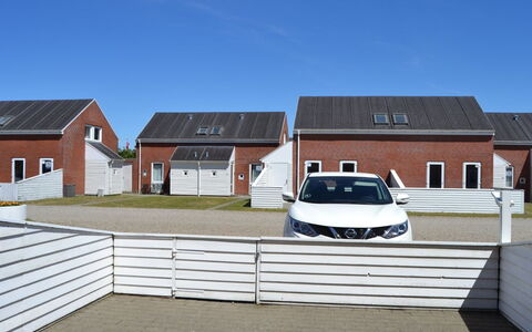 Fraya - 2.3Km from the Sea: Bâtiment, Maison, Fenêtre, Domicile, Toit, Zone Résidentielle, Arbuste, Chalet, Lot Terre
