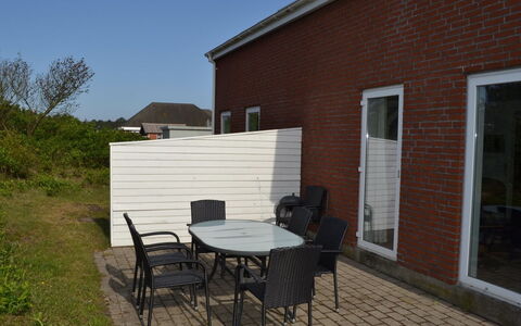 Eick - 2.5Km from the Sea: Mobilier De Jardin, Brique, Siding, Meubles, Brickwork, Chaise, Arrière-Cour, Cour, Tableau De Plein Air