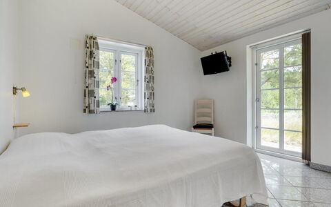 Nana - 4Km from the Sea: Bois, Plafond, Design Intérieur, Sol, Sol, Chambre, Lit, Domicile, Meubles, Drap De Lit