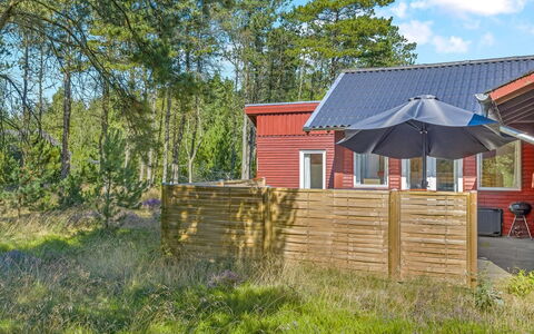 Dorreth - 800M from the Sea: Chalet, Domicile, Maison, Toit, Porche, Biens, Siding, Batiments Jardin, Ferme, Cour