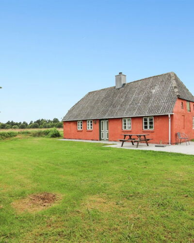 Eduard - 4.3Km from the Sea