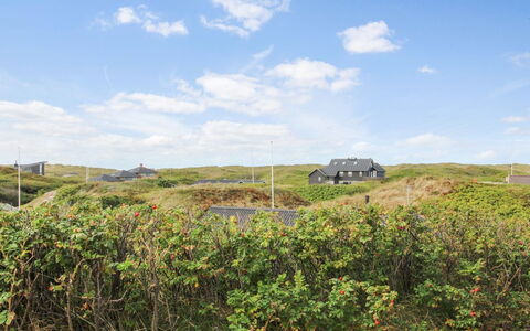 Ami - 200M from the Sea: Bois, Domicile, Porche, Plate-Forme, Dur, Toit, Tache De Bois, Parquet, Eco Hôtel