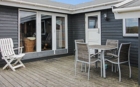 Ami - 200M from the Sea: Bois, Domicile, Porche, Plate-Forme, Dur, Toit, Tache De Bois, Parquet, Eco Hôtel