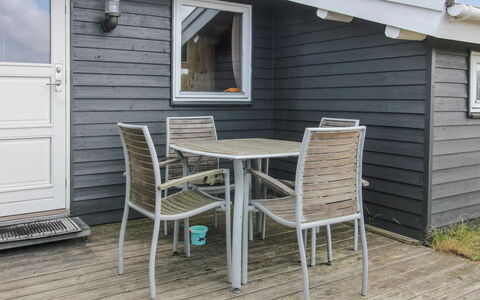 Ami - 200M from the Sea: Bois, Domicile, Porche, Plate-Forme, Dur, Toit, Tache De Bois, Parquet, Eco Hôtel