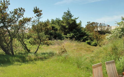 Tofi - 400M from the Sea: Domicile, Chalet, Porche, Dur, Siding, Plate-Forme, Ombre, Planche, Biens, Batiments Jardin