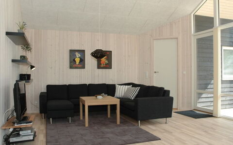Tero - 450M from the Sea: Domicile, Chalet, Porche, Dur, Siding, Plate-Forme, Ombre, Planche, Biens, Batiments Jardin