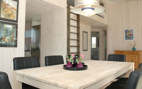 Tero - 450M from the Sea: Domicile, Chalet, Porche, Dur, Siding, Plate-Forme, Ombre, Planche, Biens, Batiments Jardin