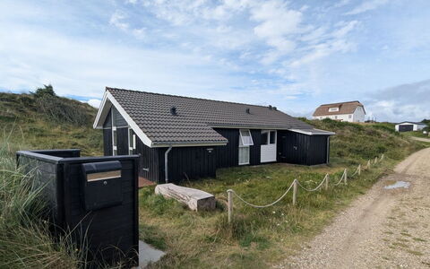 Asvalde - 150M from the Sea: Toit, Maison, Domicile, Chalet, Siding, Biens, Allée, Batiments Jardin, Cour, Cabanon