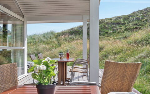 Asvalde - 150M from the Sea: Toit, Maison, Domicile, Chalet, Siding, Biens, Allée, Batiments Jardin, Cour, Cabanon