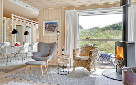 Asvalde - 150M from the Sea: Toit, Maison, Domicile, Chalet, Siding, Biens, Allée, Batiments Jardin, Cour, Cabanon