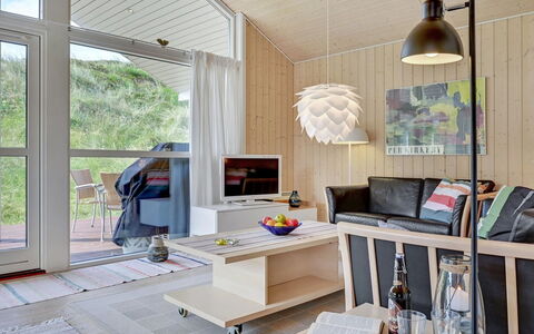 Asvalde - 150M from the Sea: Toit, Maison, Domicile, Chalet, Siding, Biens, Allée, Batiments Jardin, Cour, Cabanon