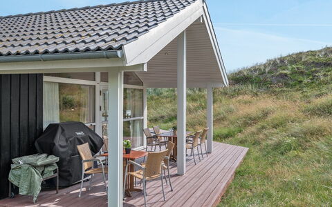 Asvalde - 150M from the Sea: Toit, Maison, Domicile, Chalet, Siding, Biens, Allée, Batiments Jardin, Cour, Cabanon