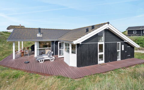 Asvalde - 150M from the Sea: Toit, Maison, Domicile, Chalet, Siding, Biens, Allée, Batiments Jardin, Cour, Cabanon
