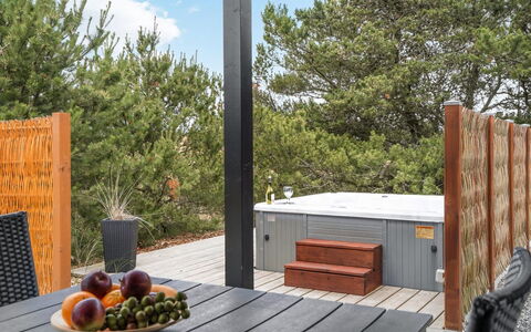 Soili - 1.2Km from the Sea: Toit, Maison, Domicile, Chalet, Porte, Siding, Plate-Forme, Porche, Planche, Dur